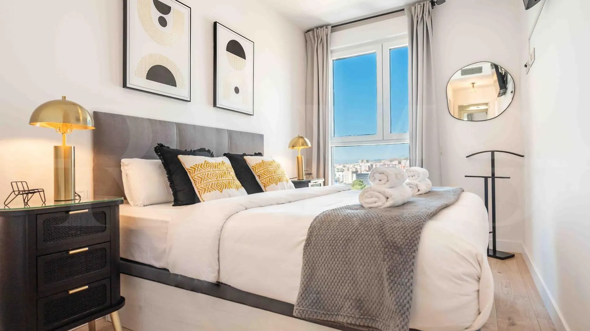 Appartamento Modern Sky-Rise Living With Pool And Parking Rems Málaga