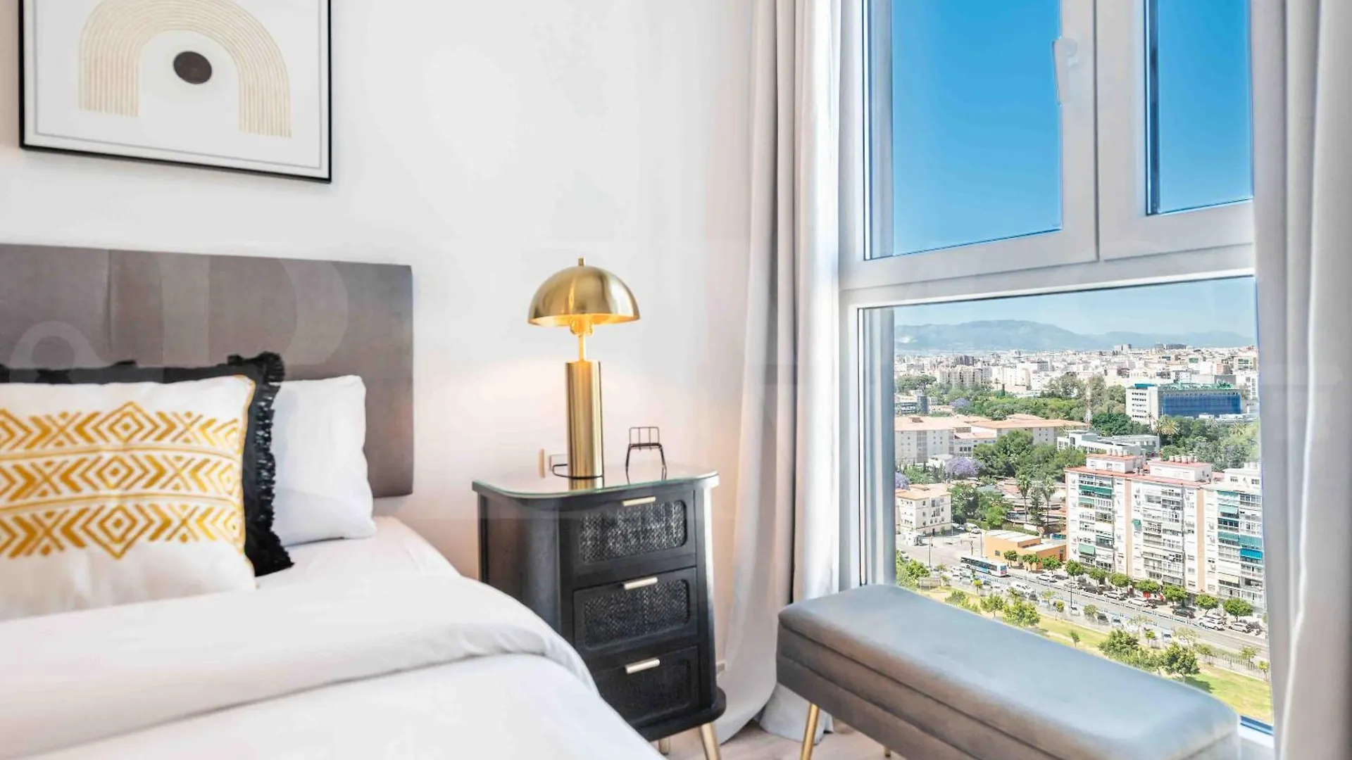Appartamento Modern Sky-Rise Living With Pool And Parking Rems Málaga