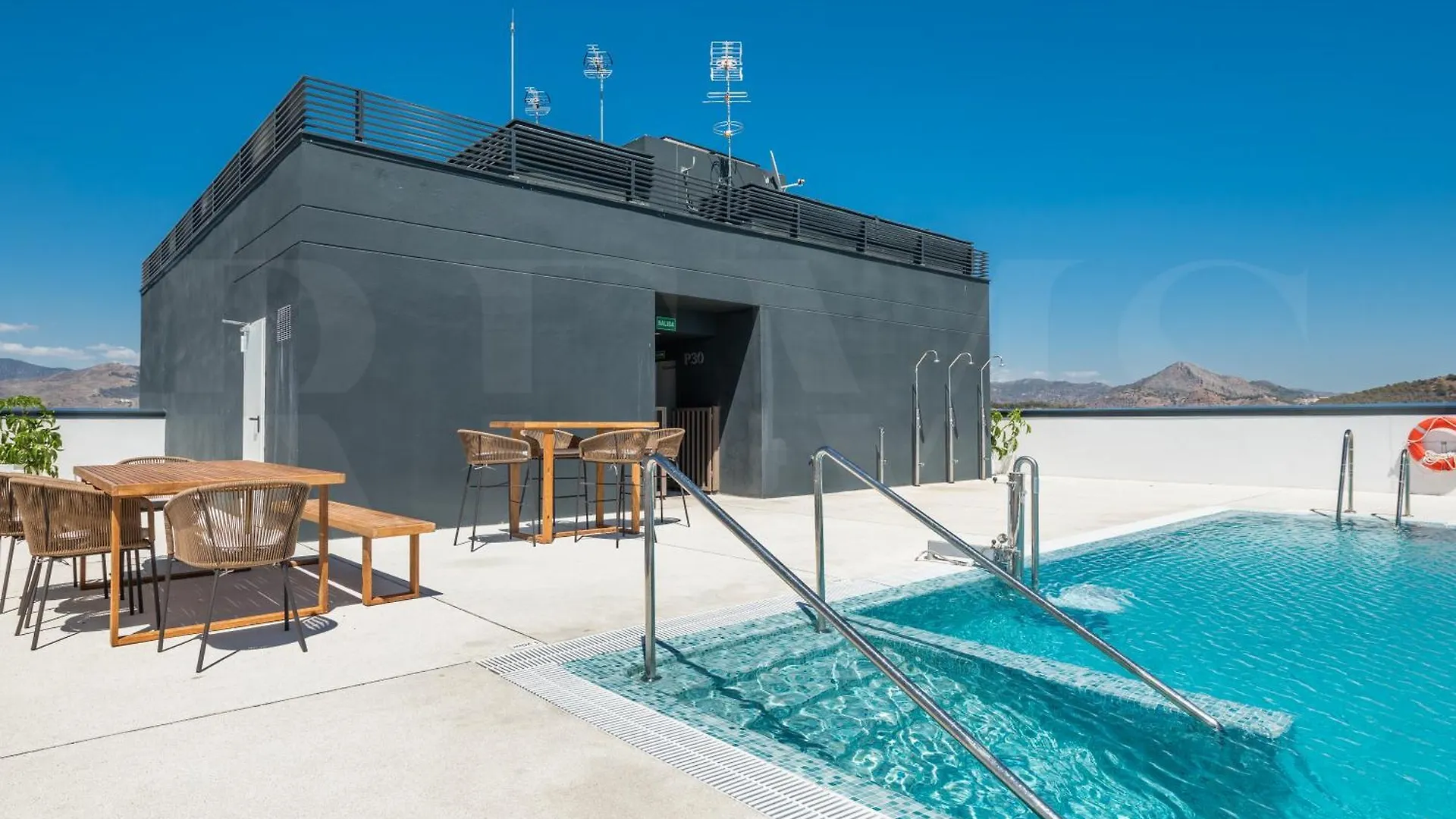 Appartamento Modern Sky-Rise Living With Pool And Parking Rems Málaga
