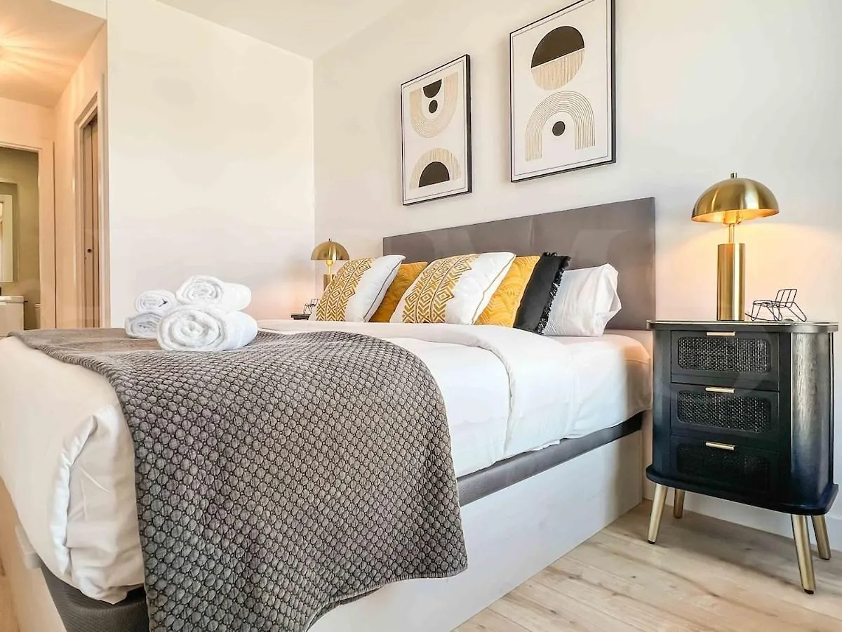 Ferienwohnung Modern Sky-Rise Living With Pool And Parking Rems Málaga Spanien