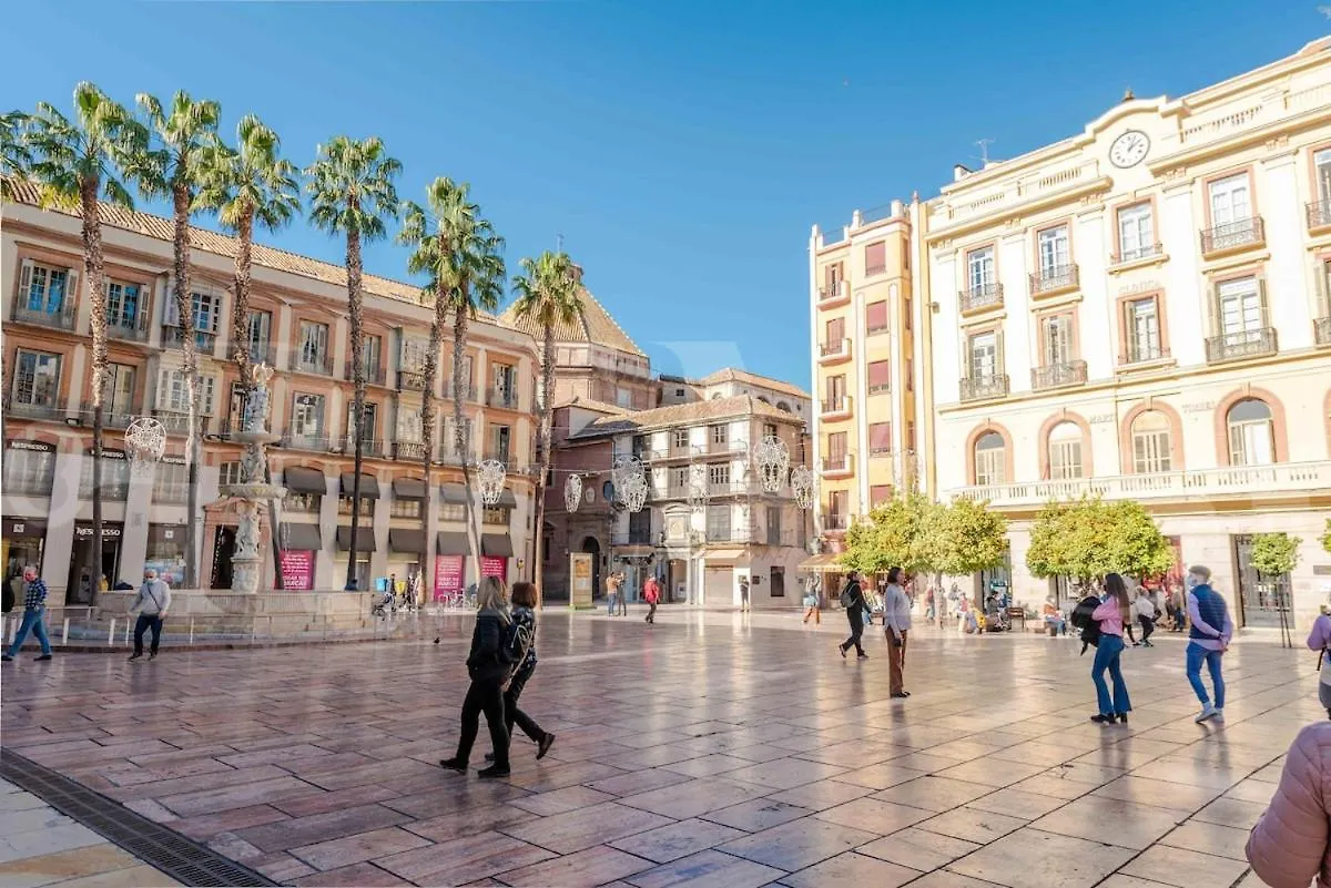 Modern Sky-Rise Living With Pool And Parking Rems Apartment Malaga 0*,